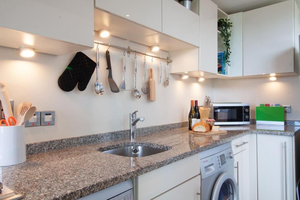 6 Porth Sands Newquay Cornwall Luxury With Sea Views Newquay (Cornwall)